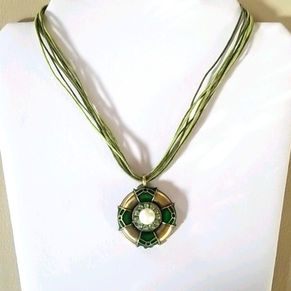 Vintage 1970s Faux Pearl and Rhinestone Pendant Necklace - Picture 9 of 12